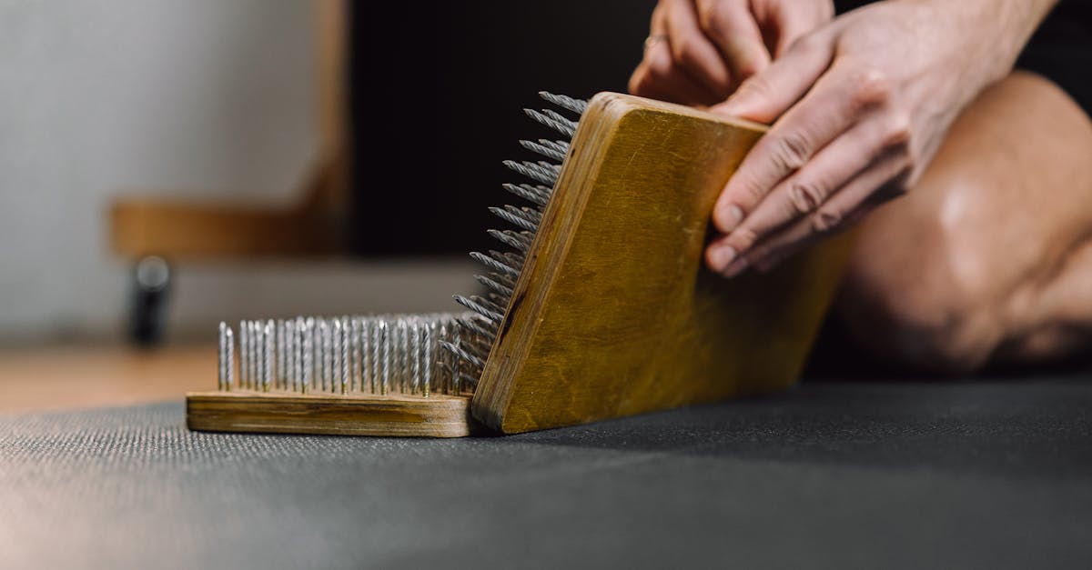 découvrez les bienfaits de l'acupression, une technique ancestrale qui utilise la pression sur des points spécifiques du corps pour soulager le stress, améliorer la circulation et favoriser le bien-être général. apprenez comment intégrer cette pratique dans votre routine quotidienne pour une santé optimale.
