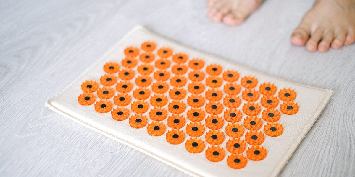 découvrez les bienfaits du tapis d'acupression pour votre bien-être. pratiquez la relaxation, soulagez les douleurs musculaires et améliorez votre circulation sanguine grâce à cette méthode inspirée de la médecine traditionnelle. idéal pour réduire le stress et favoriser un sommeil réparateur.
