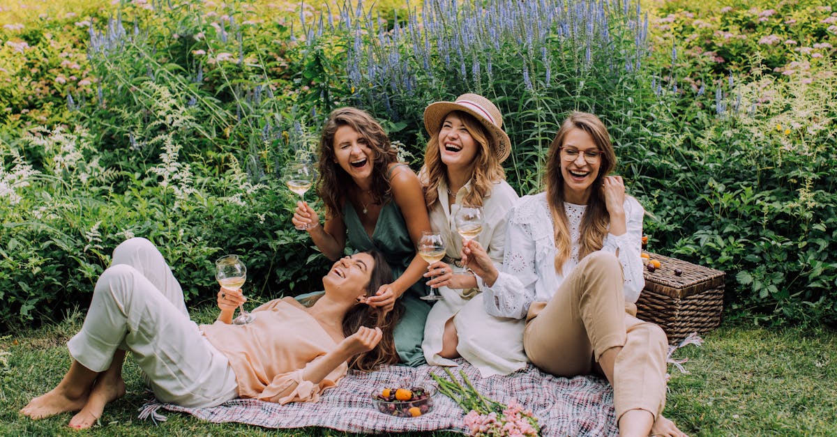 découvrez notre collection unique de chapeaux fashion adaptés à toutes les occasions. que vous recherchiez un style classique, décontracté ou tendance, trouvez le couvre-chef parfait pour compléter votre look.