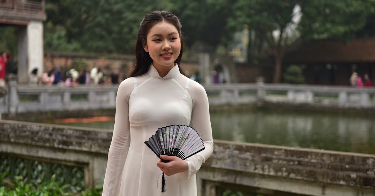 découvrez le womanizer, le stimulateur clitoridien révolutionnaire qui vous offre des sensations inégalées grâce à sa technologie d'aspiration douce. éveillez vos sens et explorez votre plaisir en toute intimité.