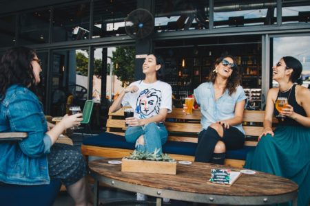 découvrez notre sélection dédiée aux femmes, mettant en avant des articles de mode, de beauté et de bien-être pensés pour sublimer votre quotidien. trouvez l'inspiration et les tendances qui vous ressemblent.