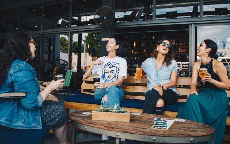 découvrez notre sélection dédiée aux femmes, mettant en avant des articles de mode, de beauté et de bien-être pensés pour sublimer votre quotidien. trouvez l'inspiration et les tendances qui vous ressemblent.
