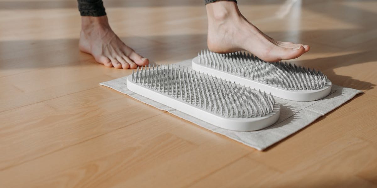 découvrez les bienfaits des tapis d'acupression pour soulager le stress, améliorer la circulation sanguine et favoriser la détente. idéal pour une utilisation à la maison ou au bureau, ces tapis stimulent les points d'acupression tout en offrant un confort optimal. transformez votre routine de relaxation avec nos tapis d'acupression de qualité.