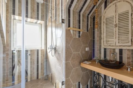 découvrez des astuces efficaces pour une organisation optimale de votre salle de bain. maximisez l'espace, rangez intelligemment et créez un environnement zen avec nos conseils pratiques et inspirants.