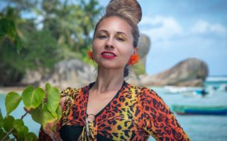 découvrez notre collection d'accessoires de plage incontournables pour profiter pleinement de vos journées au soleil. parfaits pour le farniente, le sport ou les sorties en famille, nous avons tout ce qu'il vous faut pour un été mémorable.