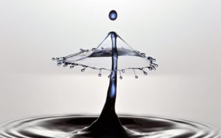découvrez l'essence de l'élégance à travers notre collection raffinée. chaque pièce est conçue pour allier style intemporel et sophistication, vous permettant de briller en toute occasion.