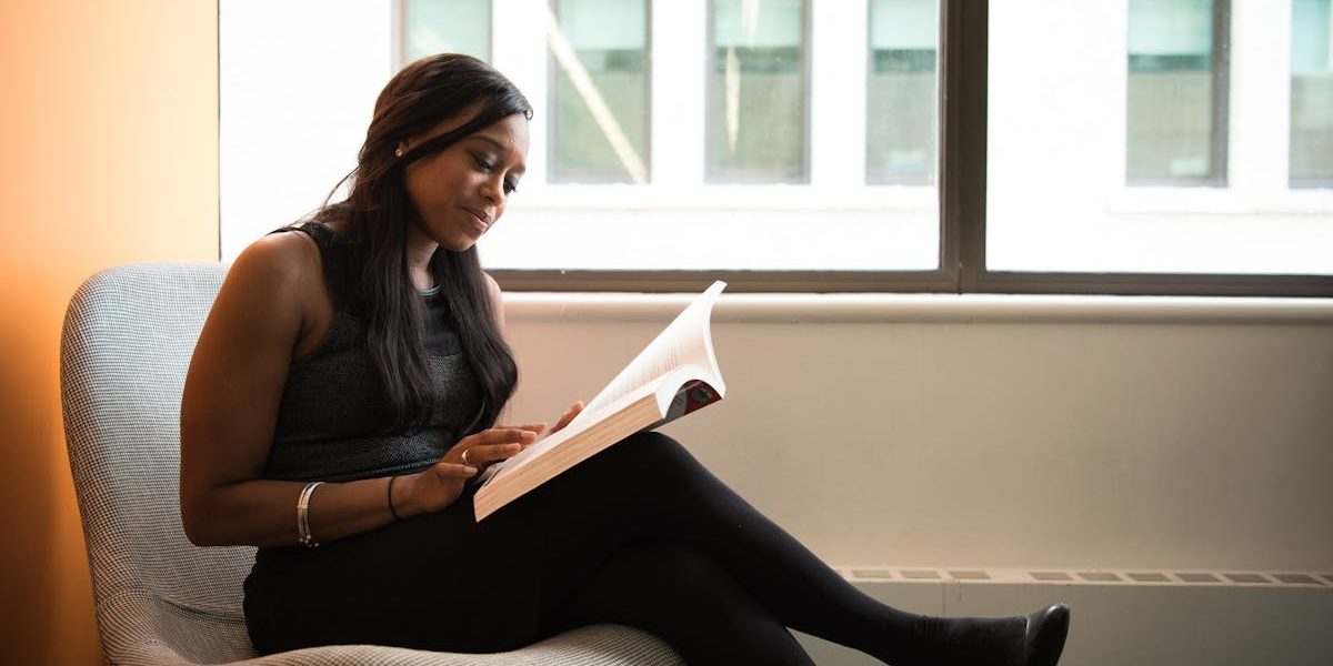 découvrez notre gamme d'accessoires de lecture pour améliorer votre expérience littéraire. que vous soyez un passionné de livres ou un étudiant, trouvez tout ce qu'il vous faut : lampes de lecture, marques-pages créatifs, repose-livres pratiques et plus encore. plongez dans votre univers préféré avec le confort et le style qu'apportent nos accessoires.