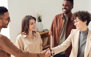 découvrez les fondamentaux de l'entrepreneuriat : conseils, stratégies et ressources pour lancer, gérer et développer efficacement votre entreprise.