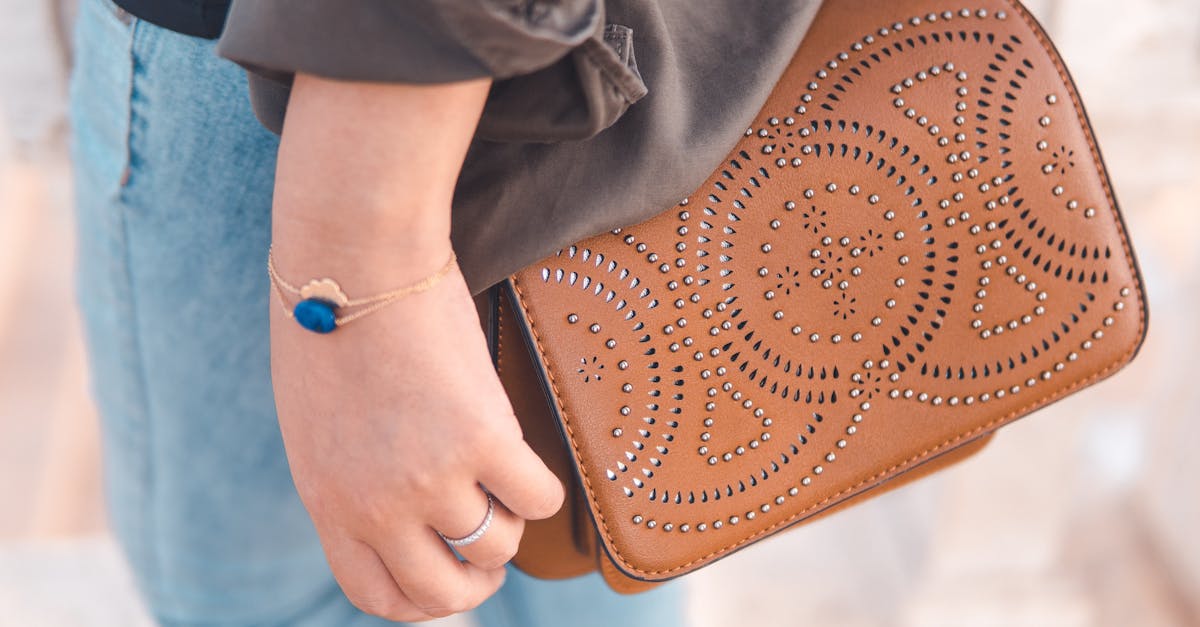 découvrez notre sélection d’accessoires tendance pour compléter votre style. qualité, originalité et nouveautés pour sublimer toutes vos tenues au quotidien.