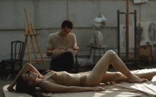 découvrez une sélection raffinée de fine lingerie, alliant élégance, confort et sensualité. sublimez votre silhouette avec des pièces délicates et tendance, parfaites pour toutes les occasions.